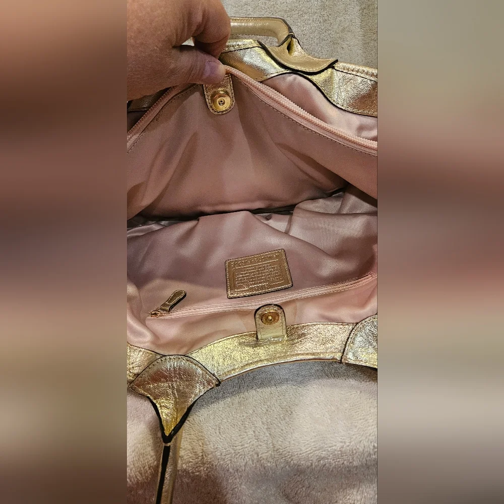 COACH SIGNATURE FLORAL TOTE PURSE - Picture 5 of 8